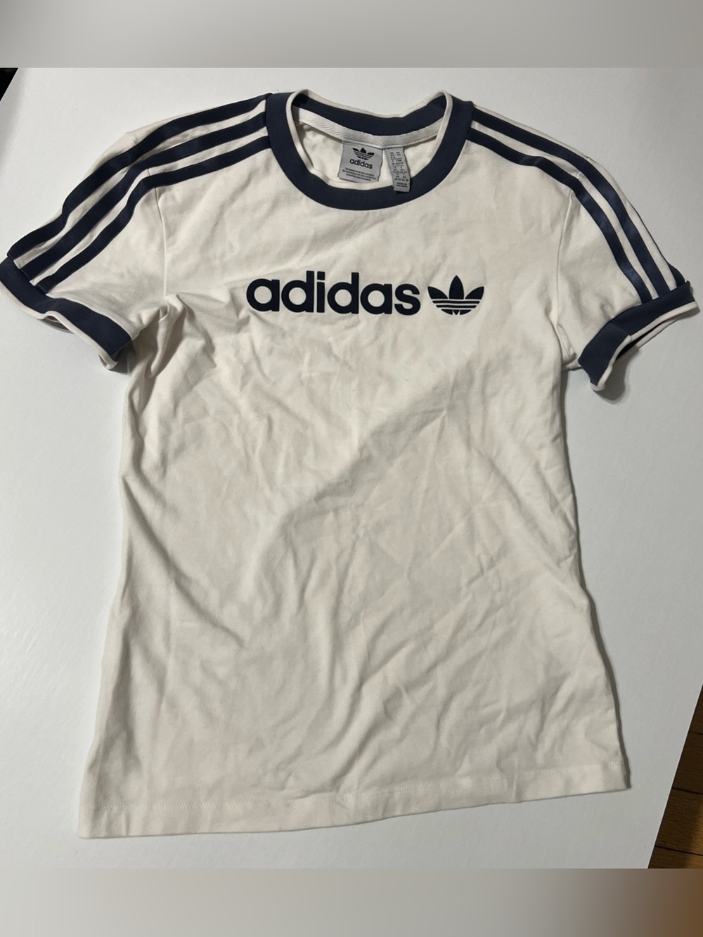 adidas Originals Linear Logo 3-Stripes Cali Tee XS JD2723 authentic